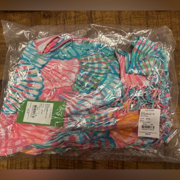 Lilly Pulitzer Accessories - NEW IN PACKAGE Lilly Pulitzer Oh Shello Scarf